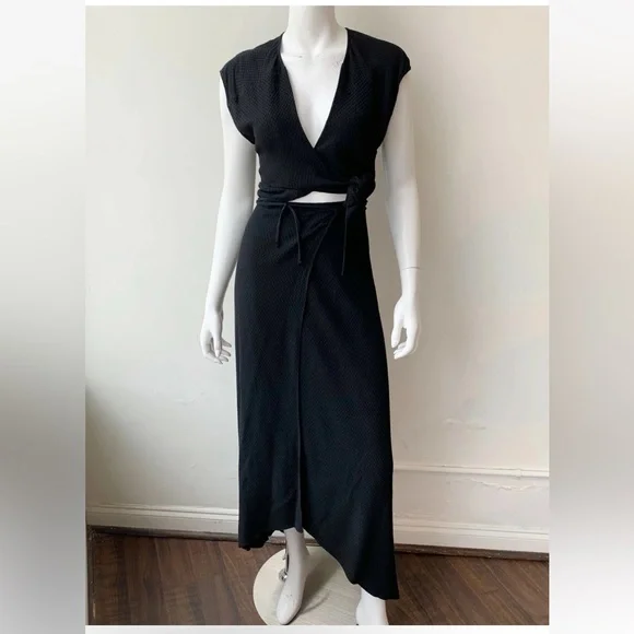 REFORMATION VISTA MAXI WRAP DRESS WITH CUTOUT IN BLACK SIZE 2 - Picture 5 of 6